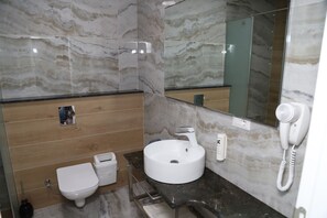 基本公寓 | 浴室 | 免費梳洗用品、拖鞋、坐浴桶、提供毛巾