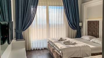 1 bedroom, minibar, desk, soundproofing