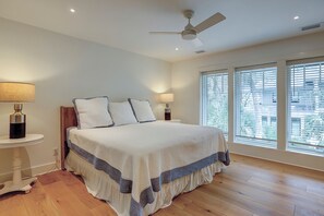 4 bedrooms, iron/ironing board, free WiFi, bed sheets