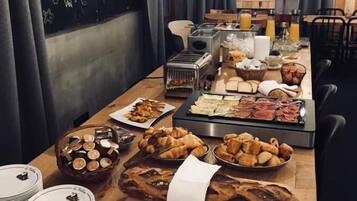 Dagelijks ontbijtbuffet (EUR 20 per persoon)