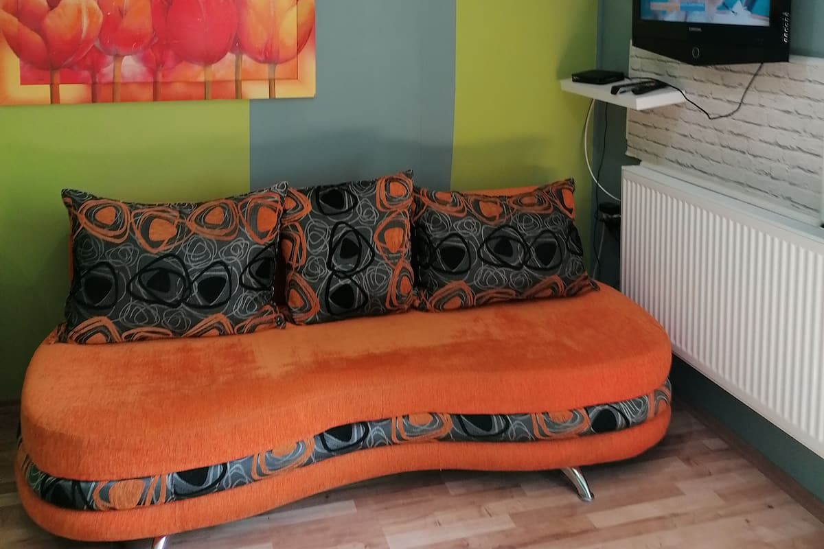 Family Cabin, Ground Floor | 1 bedroom, hypo-allergenic bedding, individually decorated