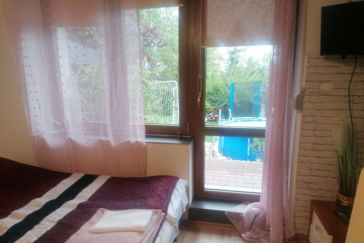 Family Cabin | 1 bedroom, hypo-allergenic bedding, individually decorated