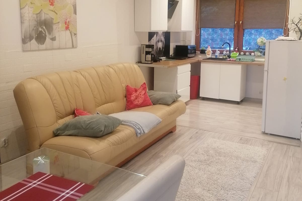 Elite Apartment | 1 bedroom, hypo-allergenic bedding, individually decorated