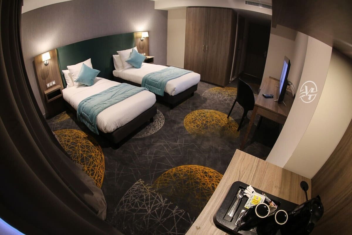 Standard Twin Room | 1 bedroom, minibar, in-room safe, desk