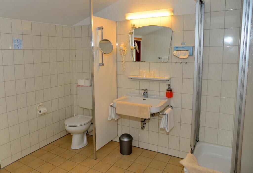 standard apartment, 2 bedrooms | bathroom | hair dryer, heated floors, towels