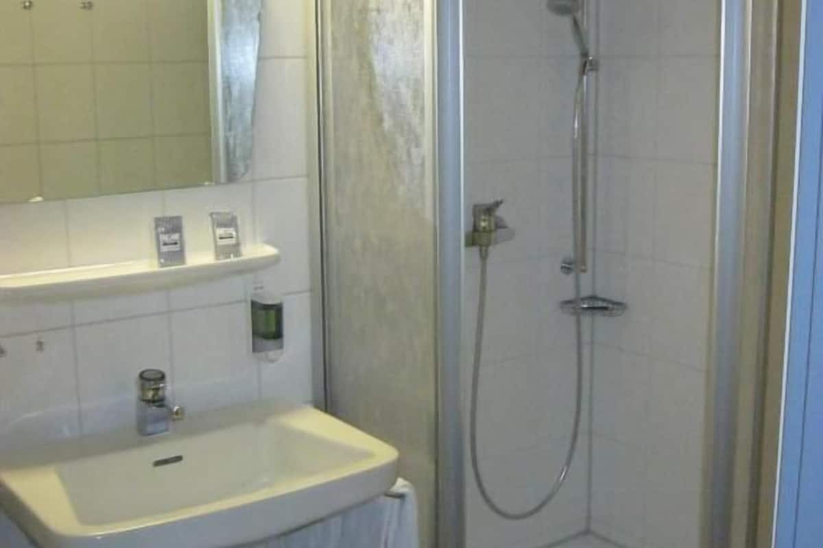 hair dryer, heated floors, towels