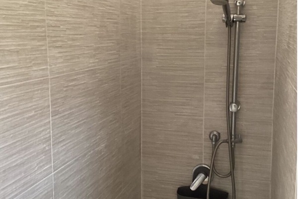 L'Eau, Plante, Bâtiment, Jour, Propriété, Ciel, Piscine, Bleu Azur, Arbre, Plan D'Eau