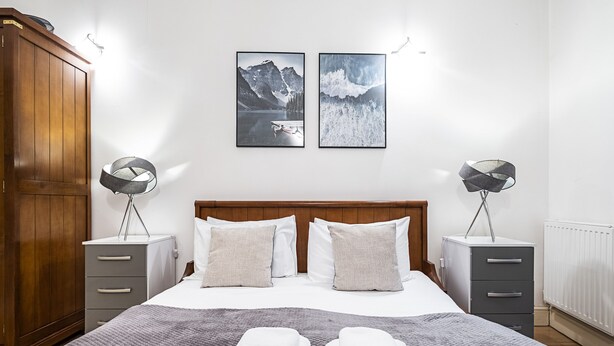 Unclassified image, 1 of 21, button - Shelton Apartment (London)