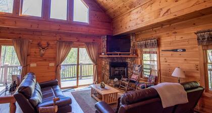 River Walk - New River Front Log Cabin in Todd - 30 Min to Skiing/Tubing