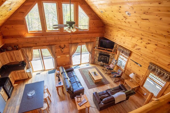 Televisión, chimenea