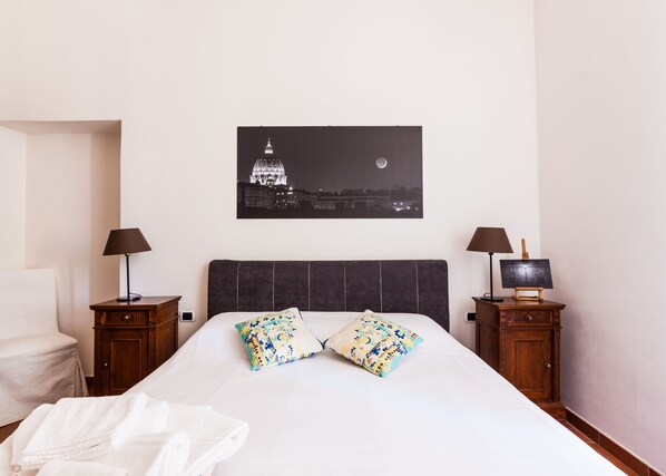 1 Schlafzimmer, Allergikerbettwaren, Betten mit Memory-Foam-Matratzen
