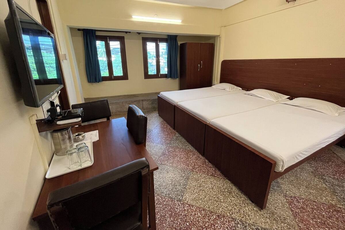 Free WiFi, bed sheets