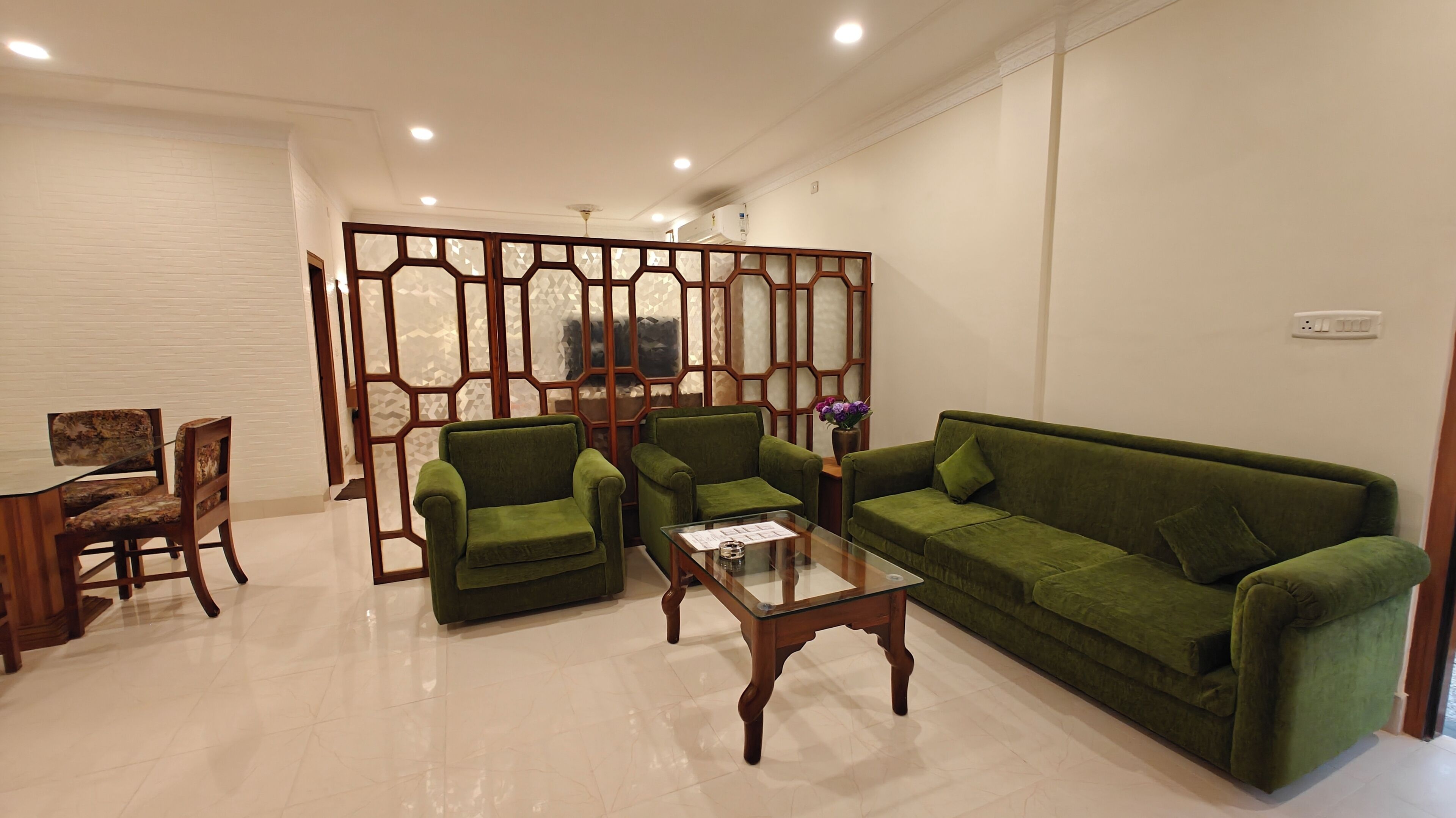 Suite | WiFi (free), bed sheets