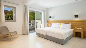 ห้องซูพีเรียดับเบิล | เครื่องนอนระดับพรีเมียม, เตียงพร้อมฟูกเสริมที่นอน, Wi-Fi ฟรี