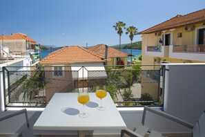 Superior Triple Room | Balcony view - Smile Inn (Lefkada)