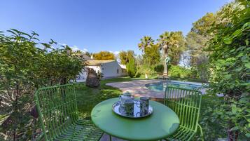 Villa, 6 Bedrooms | Terrace/patio