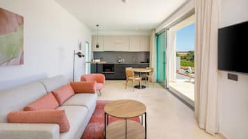 Apartment, 1 Bedroom | Private kitchen | Full-sized fridge, microwave, oven, stovetop