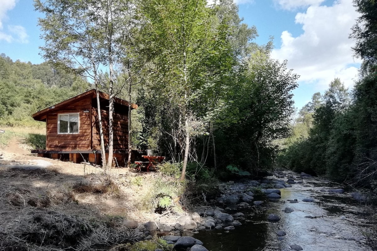 2 bedrooms, individually decorated, individually furnished