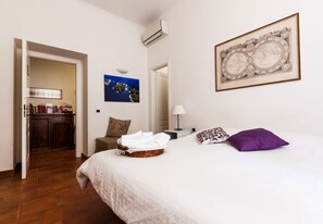 2 bedrooms, hypo-allergenic bedding, memory-foam beds, WiFi - Room with a convivial spirit in the Vatican area (Roma)