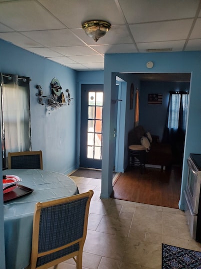Cute Beach House Apartment very close to beach