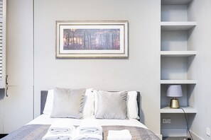 Apartemen, 2 kamar tidur (Sleeps 6) | 2 kamar tidur dan didekorasi berbeda-beda
