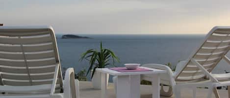 Beach nearby, beach towels