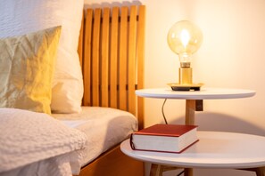 ซิตี้อพาร์ทเมนท์ (incl. cleaning fee 1) | 2 ห้องนอน, เตารีด/โต๊ะรีดผ้า, Wi-Fi ฟรี, ผ้าปูที่นอน