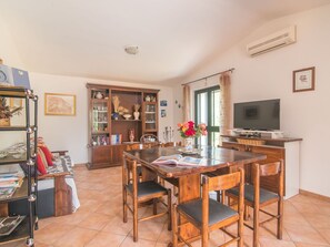 Interior - Beautiful private villa for 6 people with WIFI, A/C, TV, terrace and pets allowed (Palau)