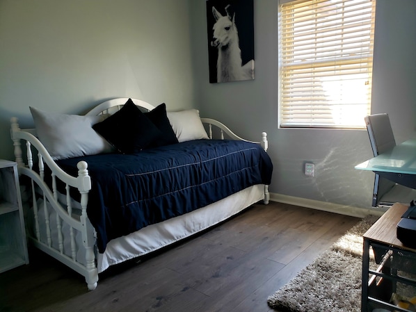 3 bedrooms, desk, iron/ironing board, travel crib