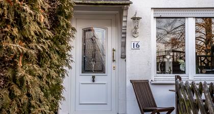 Gemütliches Haus mit Garten und Balkon