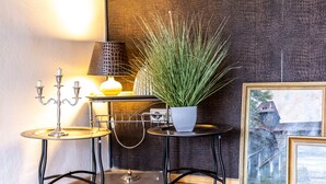 Traditional Townhome (incl. cleaning fee) | Living area | Smart TV, Netflix, streaming services - Gemütliches Haus mit Garten und Balkon (Nuremberg)