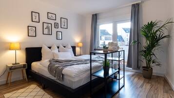 2 bedrooms, laptop workspace, iron/ironing board, free WiFi