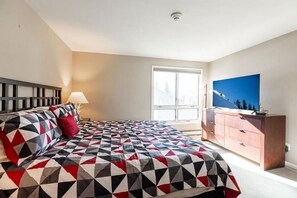 Condo, 3 Bedrooms