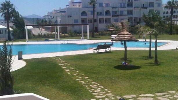 Seasonal outdoor pool - Amn Mdiq (Allyene)