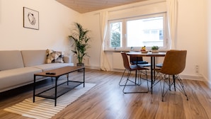 City Apartment (incl. cleaning fee) | Living area - Stylisches Apartment mit Balkon (Wuppertal)