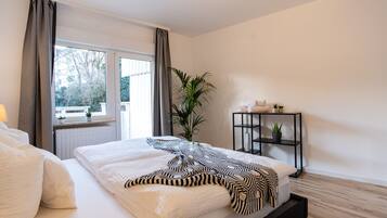 2 bedrooms, minibar, laptop workspace, iron/ironing board