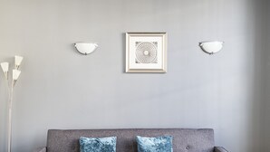 Huoneisto, 2 makuuhuonetta (Sleeps 6) | Oleskelualue | 32–tuumainen taulutelevisio, jossa satelliittikanavat