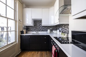 Private kitchen - Royal College Apartments (London)