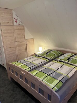 1 bedroom, iron/ironing board, WiFi, bed sheets