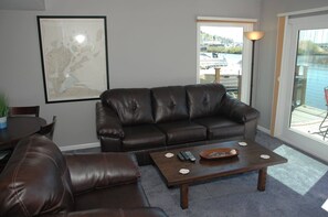 Living room - Port Superior Condo (Bayfield)