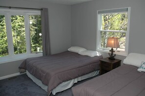 Room - Port Superior Condo (Bayfield)