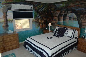 2 bedrooms, free WiFi, bed sheets - Port Superior Condo (Bayfield)