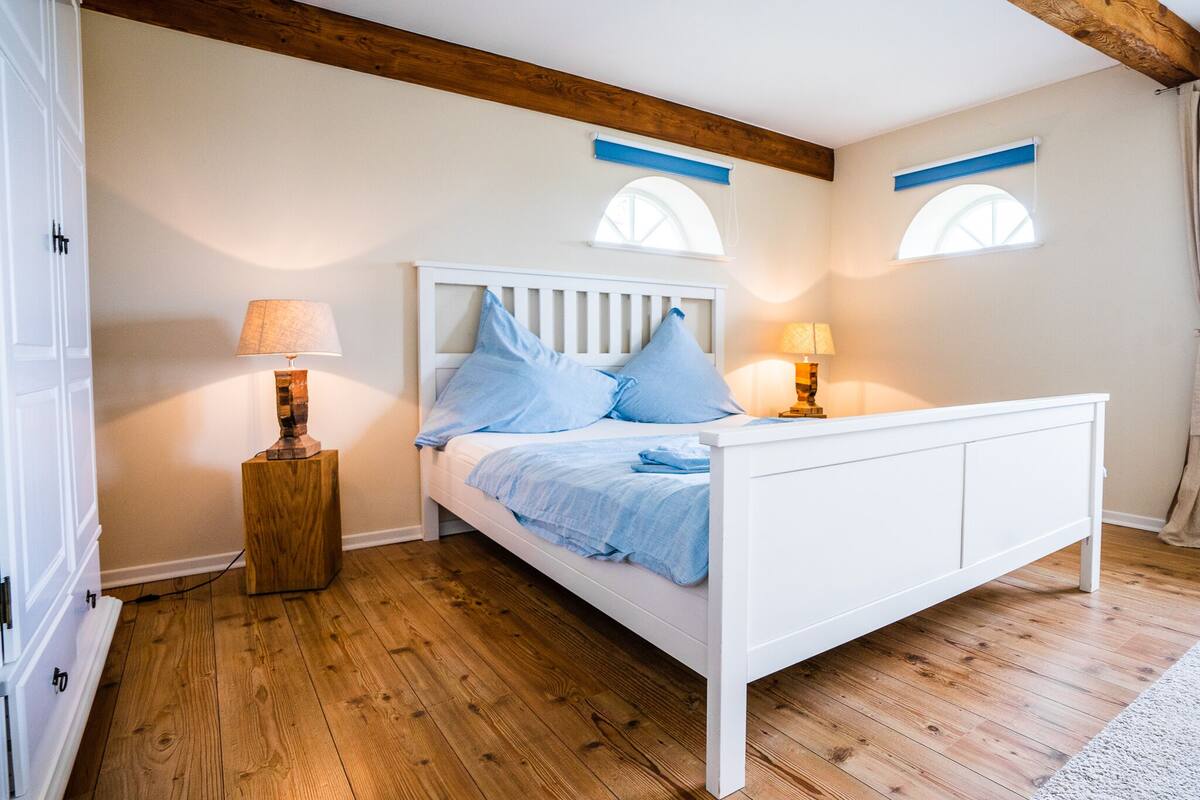 Apartamento luxo, 2 quartos (Theodor Storm) | Roupas de cama antialérgicas, escrivaninha