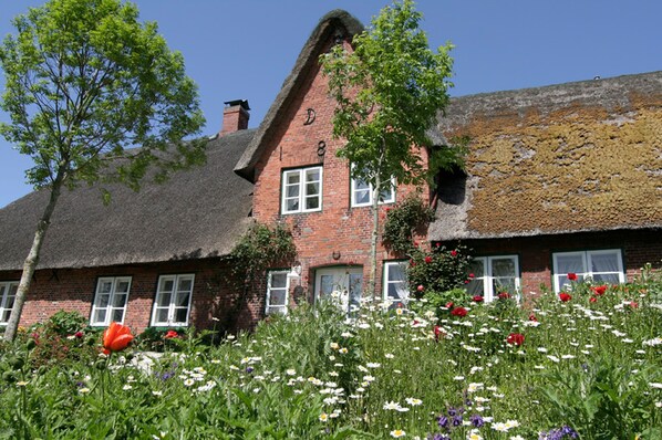Front of property - Der historische Silberhof von 1856 (Pellworm)