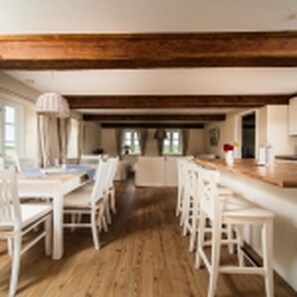 Deluxe Apartment, 2 Bedrooms (Theodor Storm) | In-room dining - Der historische Silberhof von 1856 (Pellworm)