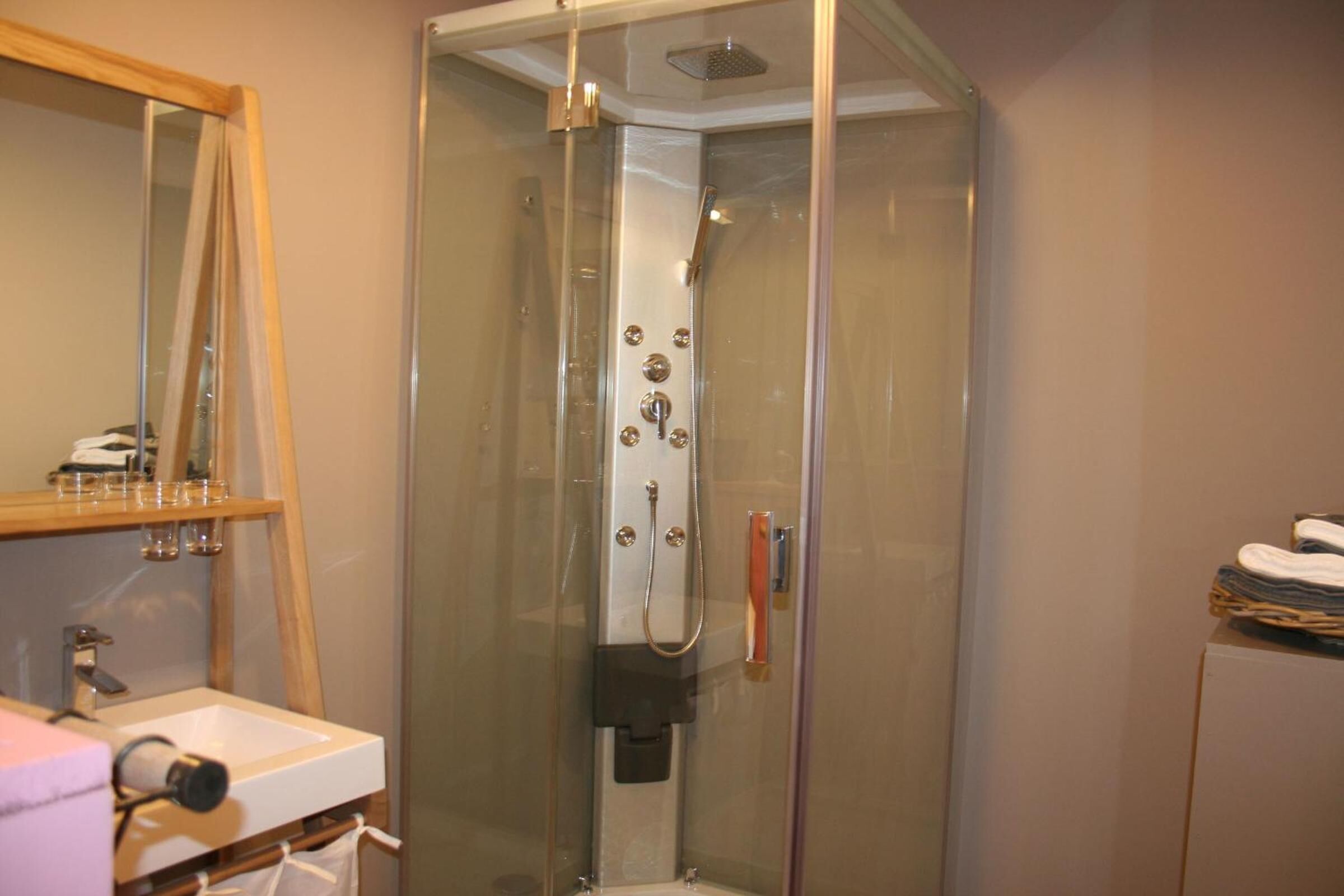 淋浴设施、毛巾