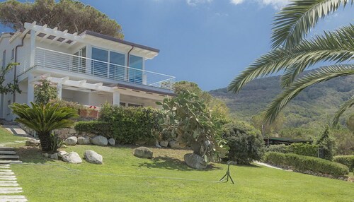 Villetta Biodola Beach