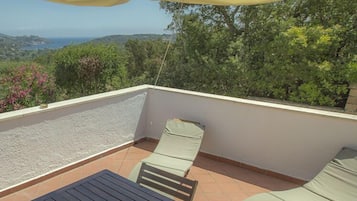 Villa, 3 Bedrooms | Terrace/patio