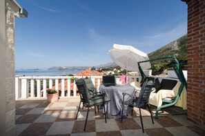Departamento (2 Bedroom Apt with Shared Terrace) | Terraza o patio