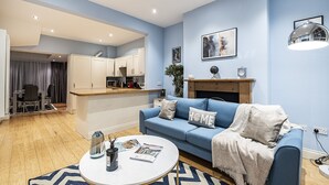 Living area - Penryn Apartment (London)